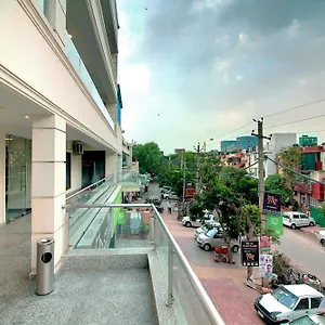 Staayz Premium Gurgaon *** Gurgaon